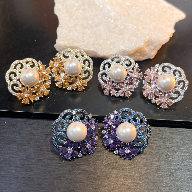 Vintage Hollow Flower Stud Ear - огляд і ціна Vintage Fashion Center