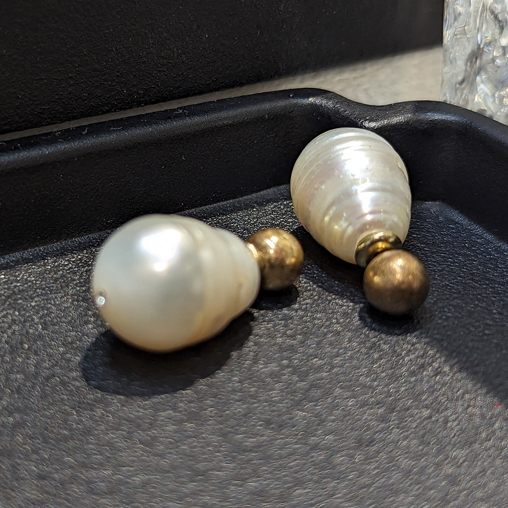 Natural Freshwater Pearl Stud  - огляд і ціна Vintage Fashion Center