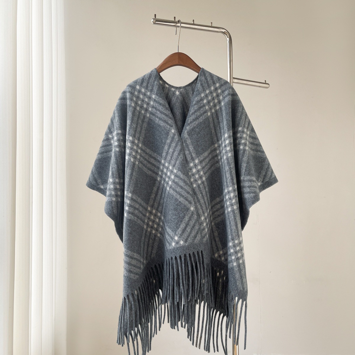 Vintage Print Fringed Cape Sha - огляд і ціна Vintage Fashion Wear